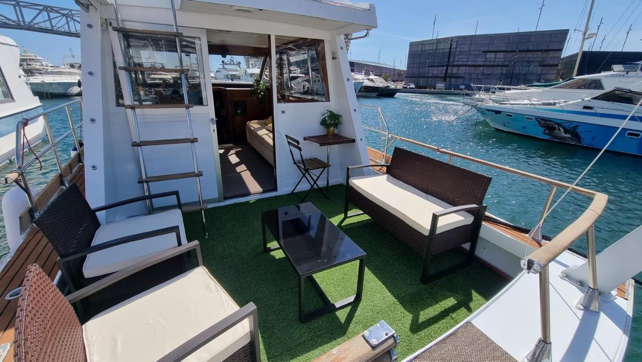 Charming Boat House In Barcelona With Big Terrace And Solarium Otel Sant Adria de Besos Dış mekan fotoğraf