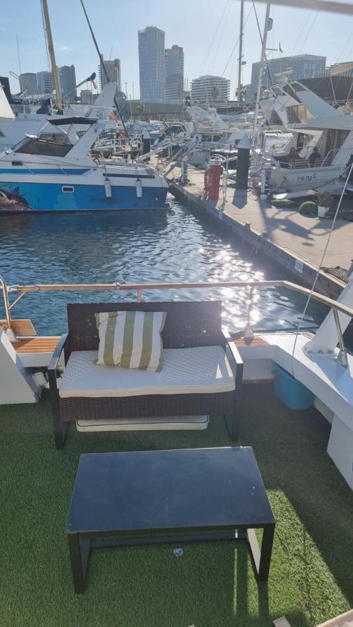 Charming Boat House In Barcelona With Big Terrace And Solarium Otel Sant Adria de Besos Dış mekan fotoğraf